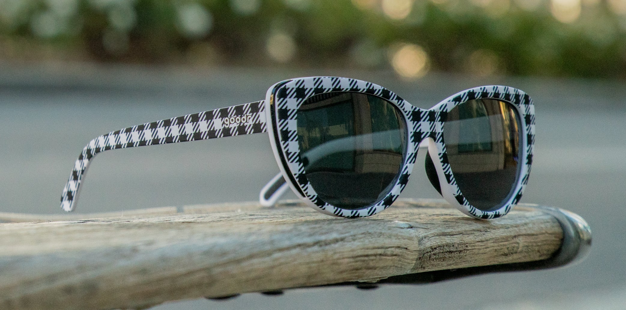 Gingham Is Sooo Last Season – Goodr.nl
